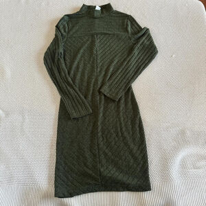 Green long sleeve dress with mock neck, super stretchy #dress #autumn